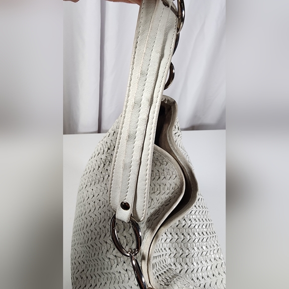 Christian Dior shoulder hobo. Ext shows signs of wear. Suede int nds cleaning - Picture 6 of 16